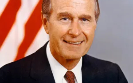 জর্জ এইচডব্লিউ বুশ । মার্কিন যুক্তরাষ্ট্রের ৪১তম রাষ্ট্রপতি